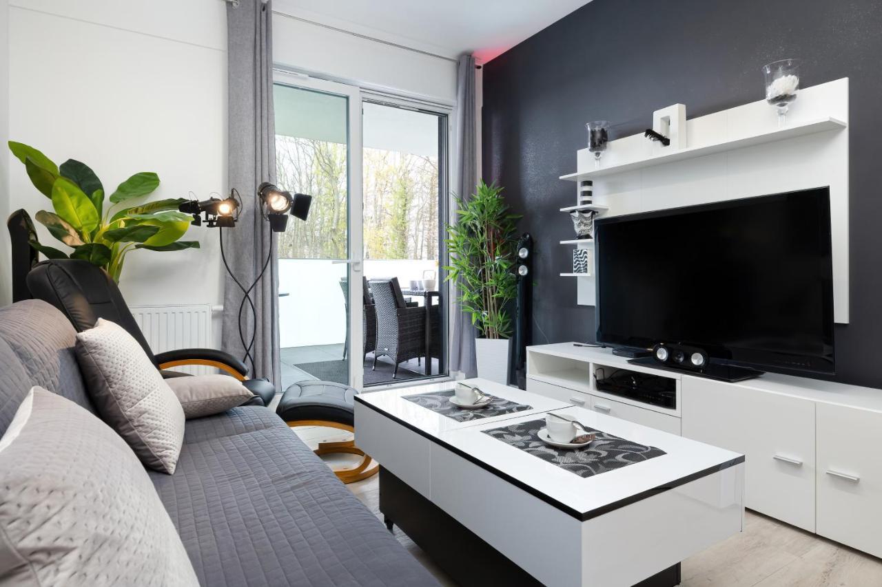 Platinium Apartment By Renters Prestige Rewal Exterior photo