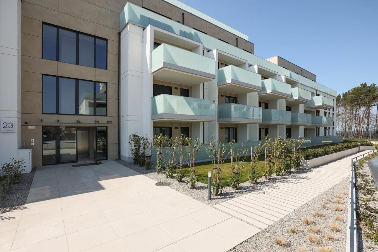 Platinium Apartment By Renters Prestige Rewal Exterior photo