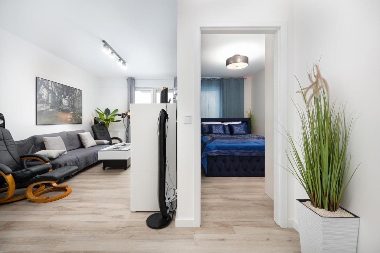 Platinium Apartment By Renters Prestige Rewal Exterior photo